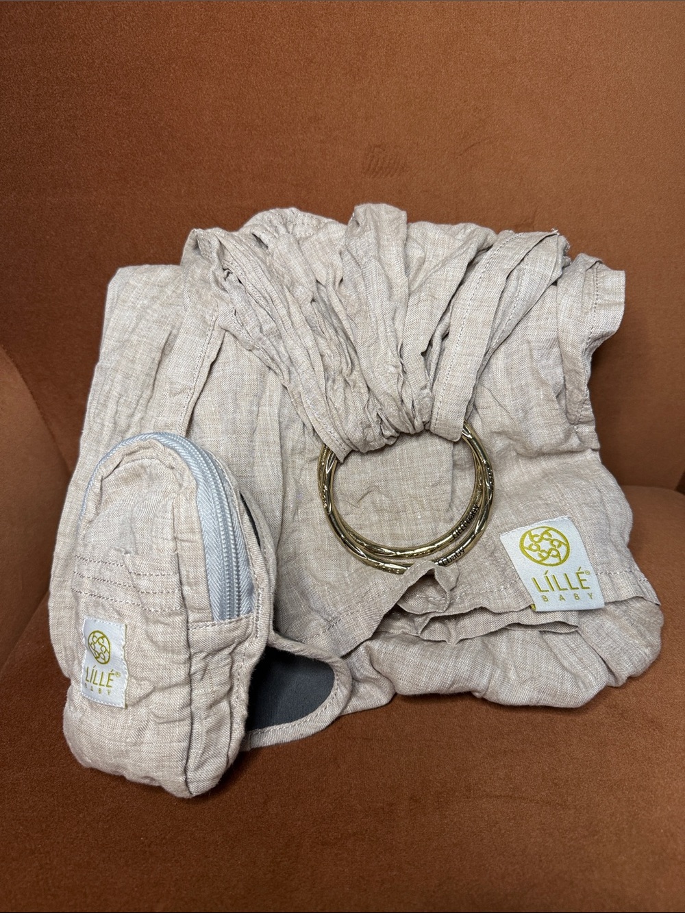 LÍLLÉ BABY Ring Sling - 100% Linen with Zipper Pouch Attachment